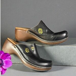 Clarks Indigo  Leather Mules - SZ 10 with Floral Accent